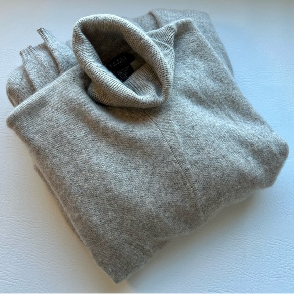 Cashmere Elegant Beige Poncho Turtleneck - Picture 4 of 13